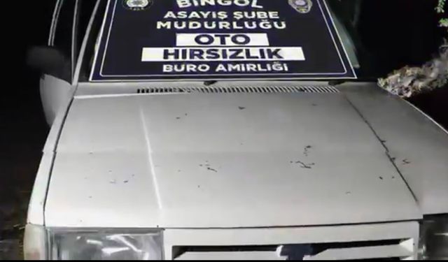 Oto Hırsızları Yakalandı: Çalınan Araç Sahibine Teslim Edildi
