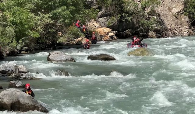 Hakkari’de Kaybolan Genç İçin Arama Çalışmaları Devam Ediyor