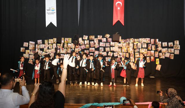 Van’da minikler kep attı