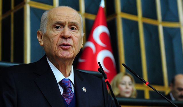 Bahçeli'den Sırrı Süreyya Önder ile İlgili Beklenmedik Hareket! Mecliste Herkes Bakakaldı!