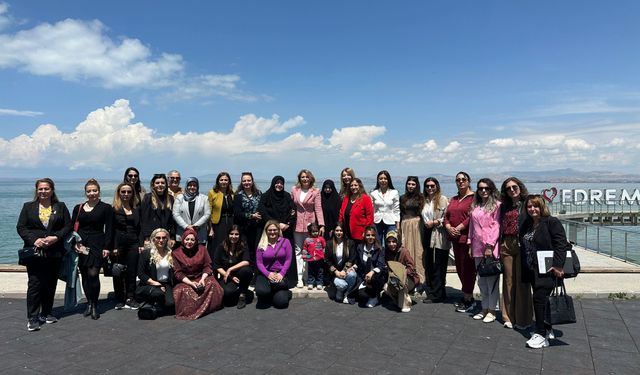 Van’da Kadınlar Buluştu: “Sorunlarımızı Birlikte Konuşup Güçleniyoruz”