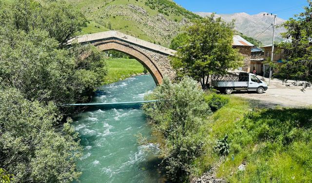 Vangölü Aktivistlerinden HES Projesine Tepki: Doğa Katledilmesin