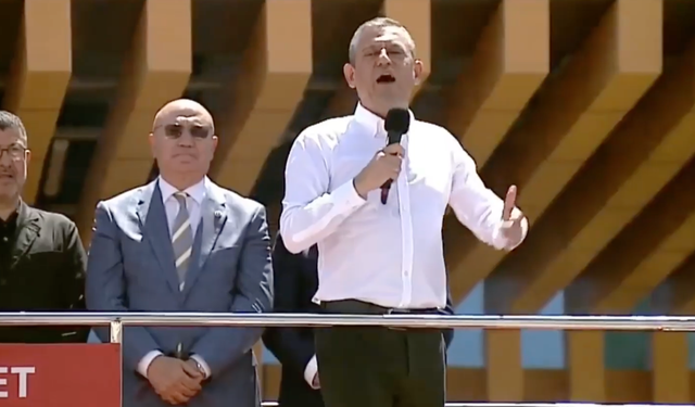 Özgür Özel’den Anneler Günü’nde Kürtçe Mesaj: “Roja Dayikan Piroz be”
