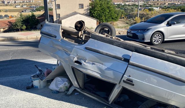 Beton Mikseriyle Çarpışan Otomobil Ters Döndü: 4 Yaralı