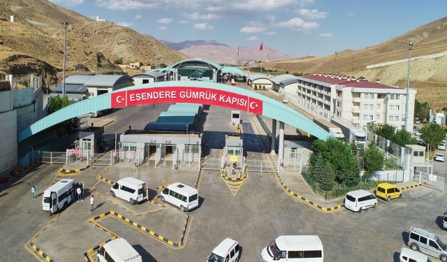 Sınırda Alarm: İran Kapıyı Kapattı, Yüzlerce Kişi Mahsur!