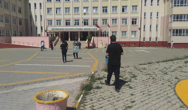 Van’da YKS Heyecanı Başladı: Öğrenciler TYT Sınavında Ter Döküyor