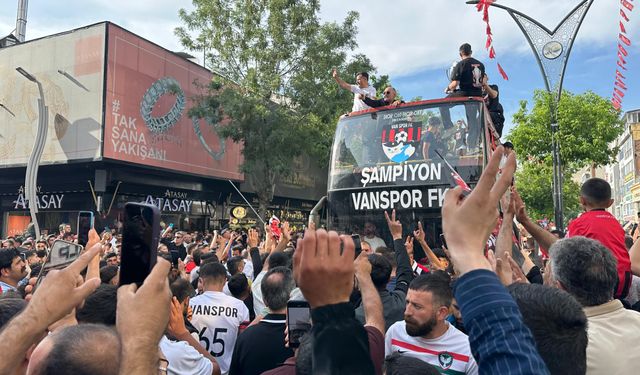 Vanspor’un şampiyonluk turu coşkuyla başladı!