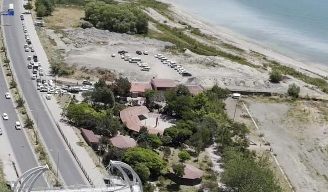 Van Gölü Sahilinde Yangın Paniği