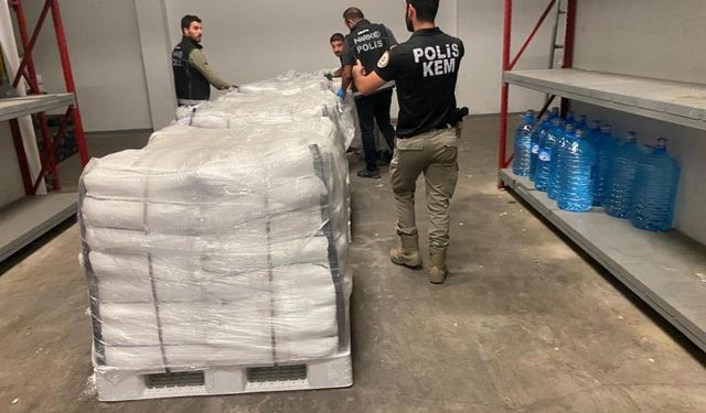 Kimyasal Çuvallar Arasında 344 Kilo Metamfetamin Yakalandı