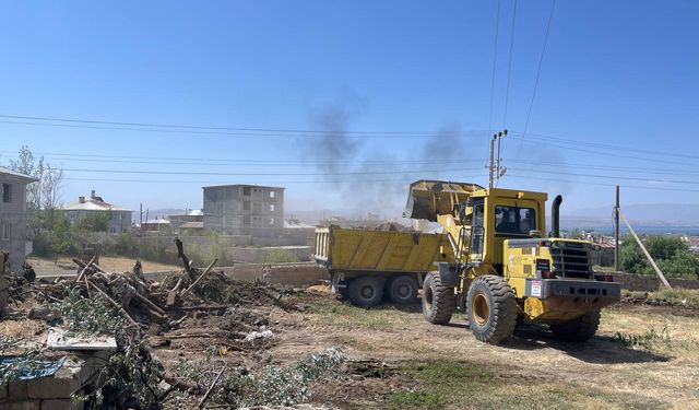 Van’da Şehir Merkezinde Ahır Alarmı!