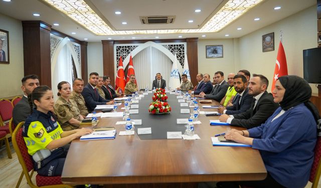 Hakkari Valisi Ali Çelik Açıkladı! Van’ın komşusunda suç oranları düştü!