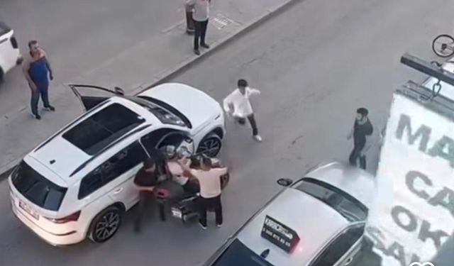 Van Maraş Caddesi'nde Bıçaklı Kavga!