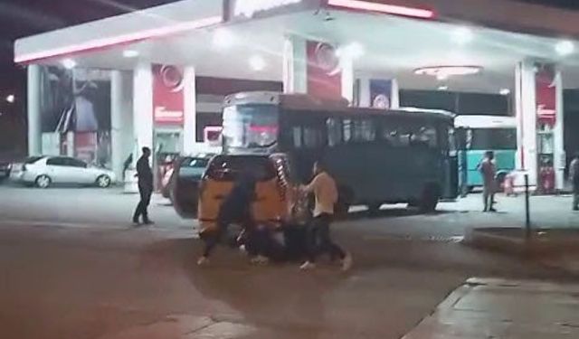 Tartışma Bıçaklı Kavgaya Dönüştü: 3 Yaralı