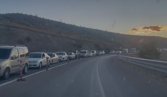 Pertek–Elazığ Feribot Seferlerine Rüzgar Engeli: Ulaşımda Aksamalar Yaşandı