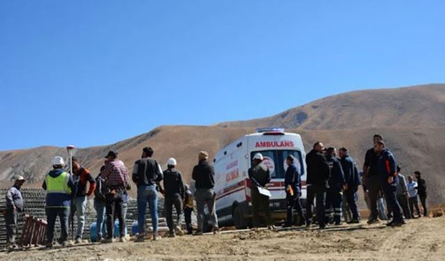 Hakkari’de İnşaatta Kalıp Çöktü: 3 İşçi Yaralandı