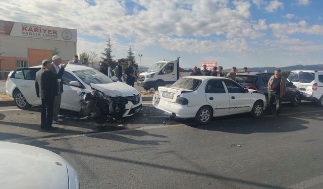 Bingöl'de Zincirleme Kaza: 4 Yaralı