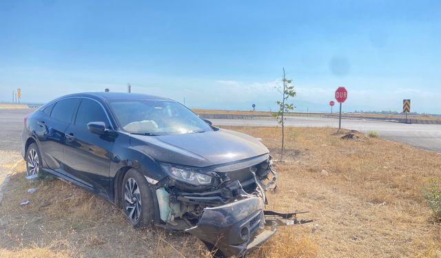 Bitlis’te Otomobil Bariyerlere Çarptı: 4 Yaralı