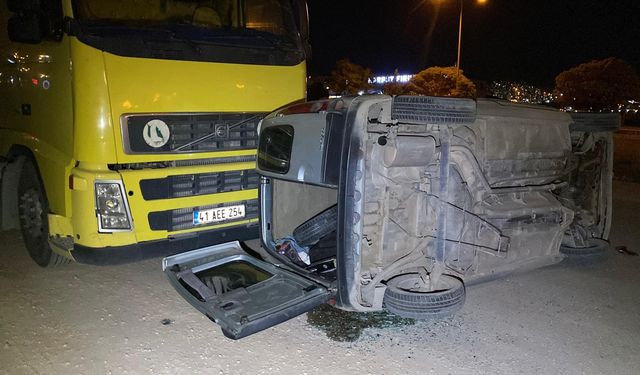 Elazığ’da Feci Kaza: Takla Atan Araç Tıra Çarptı, 1’i Ağır 3 Yaralı