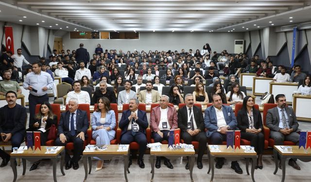 Van'da "Van Bilişim ve İnovasyon Zirvesi" Düzenlendi