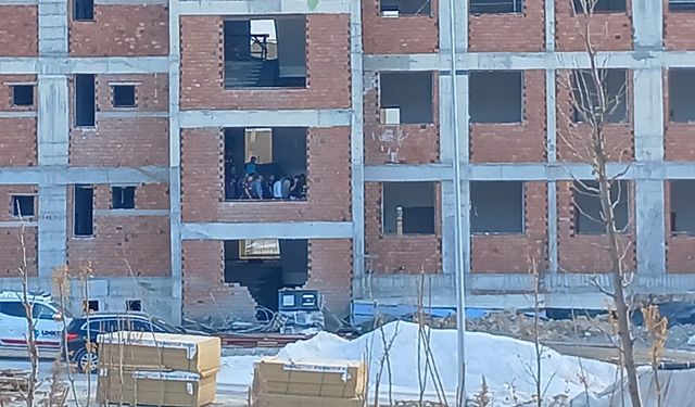 Malatya Doğanşehir’de İnşaatta Kalıp Çöktü: 2 İşçi Yaralandı