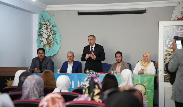 AK Parti Van İl Başkanlığı İpekyolu Mahalle Başkanlarıyla Buluştu