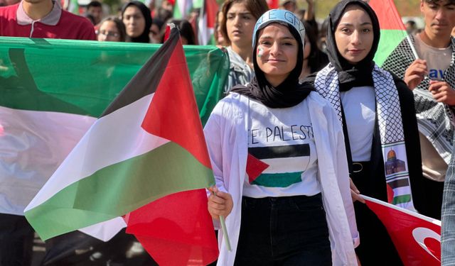 Gevaş’ta Gazze’ye Destek Yürüyüşü ve Kudüs Cami Açılışı