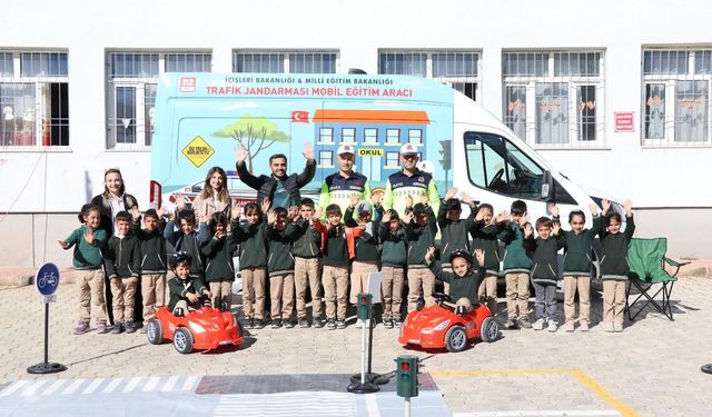 Çatak’ta Öğrencilere Uygulamalı Trafik Eğitimi!