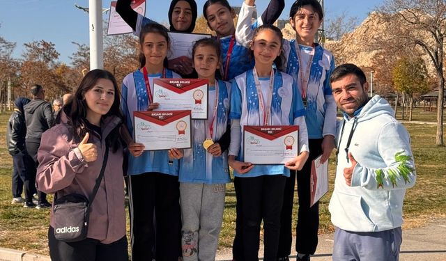 Cumhuriyet Ortaokulu Öğrencisinden İki Derece Birden