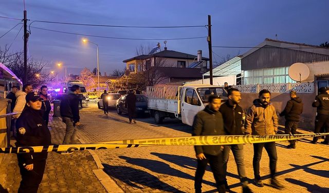 Erzincan’da bir evde baba ve oğlu silahla vurulmuş halde ölü bulundu