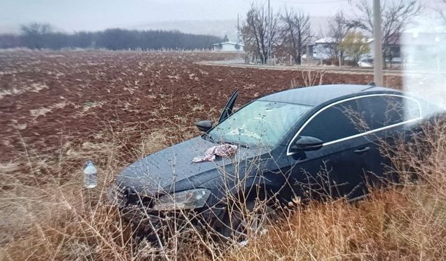 Malatya’da otomobil tarlaya uçtu: 4 yaralı
