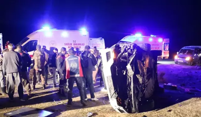 Hakkari Yüksekova'da Kazası! 5 Yaralı