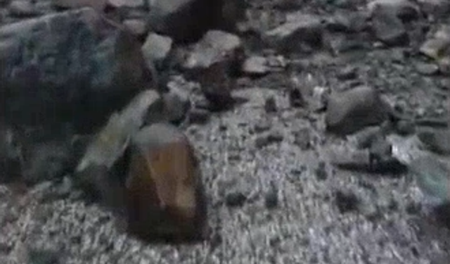 Yüksekova’da heyelan nedeniyle kapanan Doski-Dağlıca yolu kontrollü ulaşıma açıldı