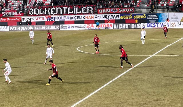 Vanspor FK, Hatayspor karşısında farkı açtı: Maç devam ediyor