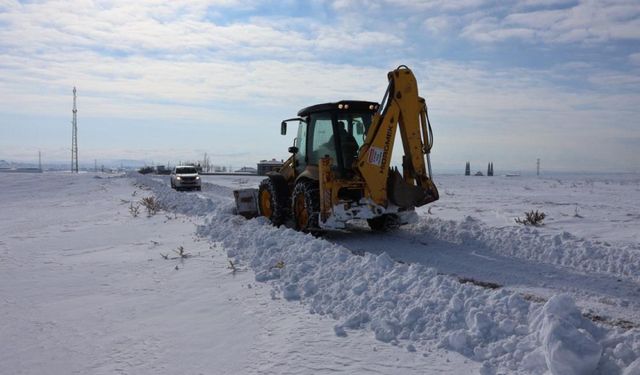 Van’da Yoğun Kar Yağışı: 469 Yol Açıldı, Çalışmalar Sürüyor