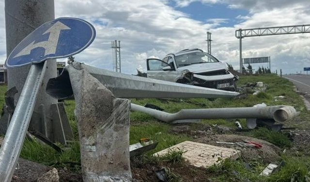 Öğrenci servisiyle otomobil çarpıştı: çok sayıda yaralı var!