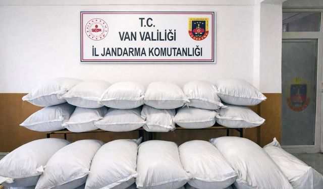 Van’da 3,1 Milyon TL’lik Kaçak Gıda Ele Geçirildi