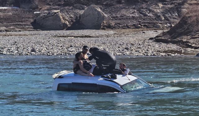 Araç baraj gölüne uçtu: 1 yaralı