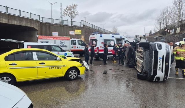 Bingöl’de Trafik Kazası: 5 Kişi Yaralandı