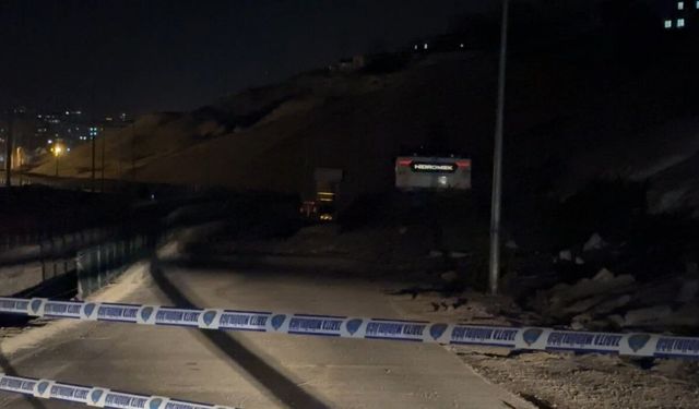 Yüksekova’da Heyelan Pizok Yolunu Kapattı: Sürücülere Kritik Uyarı