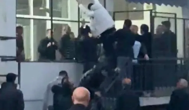 Tekmeli sopalı kavga!