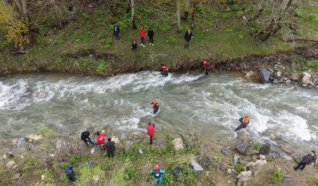Çaya Düşen 50 Yaşındaki Kadın İçin Arama Çalışmaları 2. Gününde Sürüyor