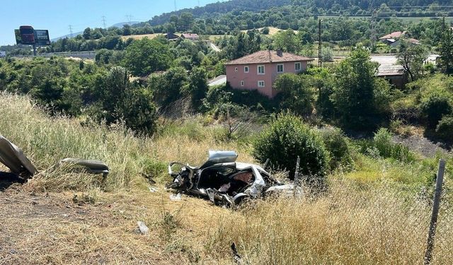 Otomobil şarampole devrildi: 1 ölü, 3 yaralı