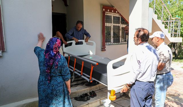 Van'da Yatağa Bağımlı Hastalara Ücretsiz Motorlu Hasta Yatağı Desteği