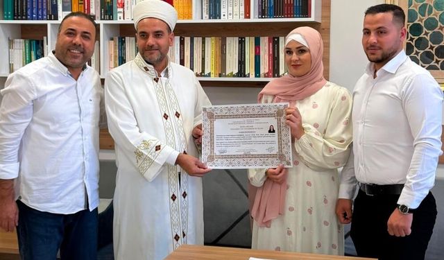 Ukraynalı Kadın Van’da Müslüman Olup "Zeynep" Adını Aldı