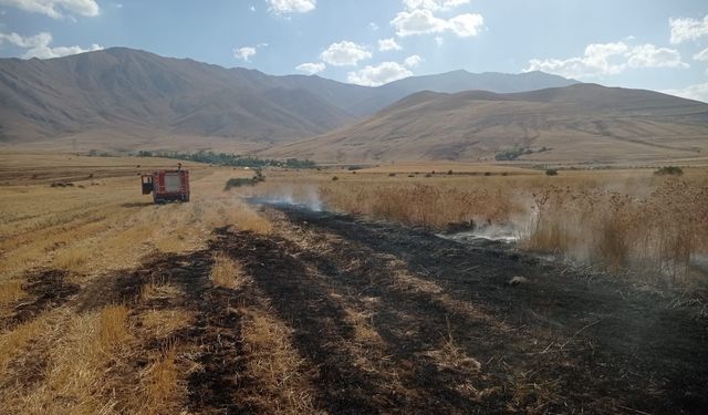 Gevaş’ta Korkutan Yangın!