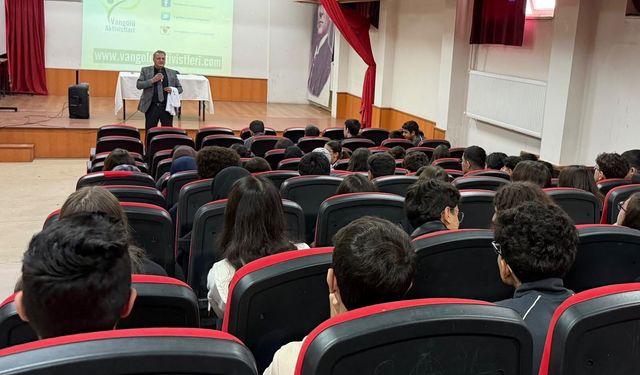 Gençlere Van Gölü farkındalığı anlatıldı