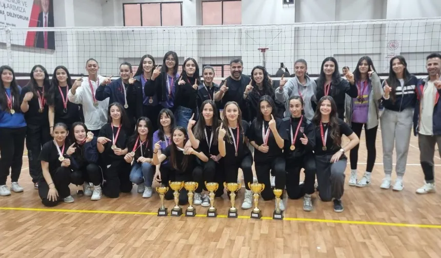 Van Büyükşehir Belediyespor’dan Tarihi Zafer: 6 Kupa Birden!