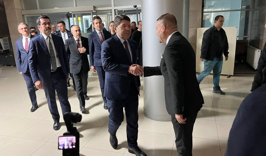 Adalet Bakanı Yılmaz Tunç Van Barosu'nda: Yargı ve Hukukta Kritik Görüşme