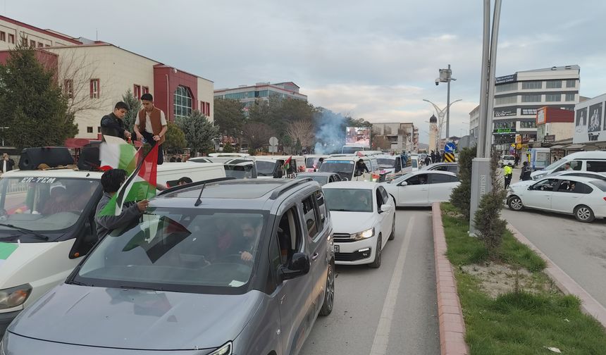 Van'da Geniş Katılımlı Yürüyüş ve Basın Açıklaması Düzenlendi