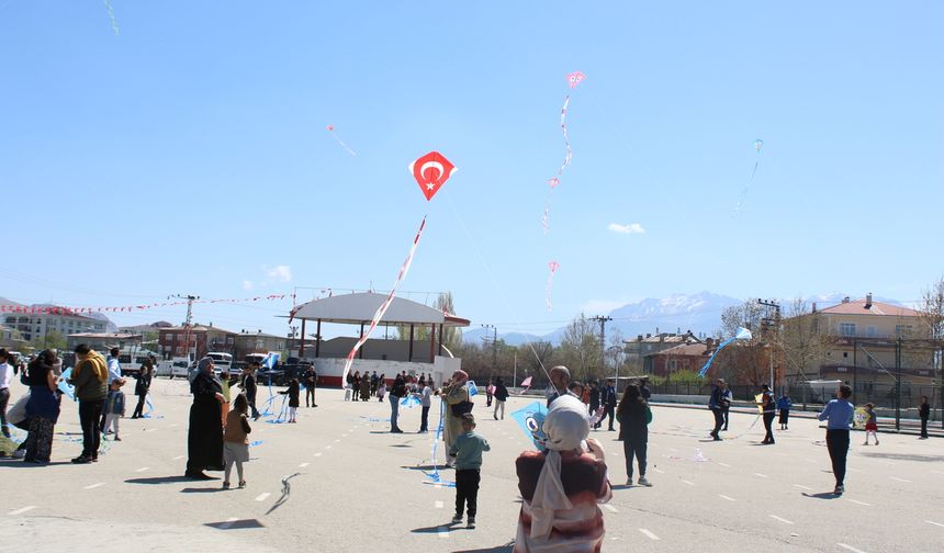 Van’da Çocuklar Göklerle Buluştu